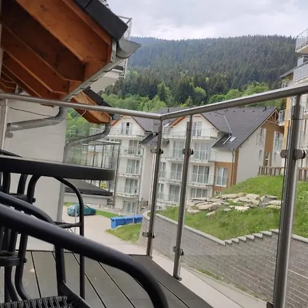 Atrakcyjny Czarna Gora